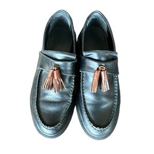Dr. Martens Adrian Loafer with Tassels UNISEX - men’s UK6/ women’s UK8 euro 39
